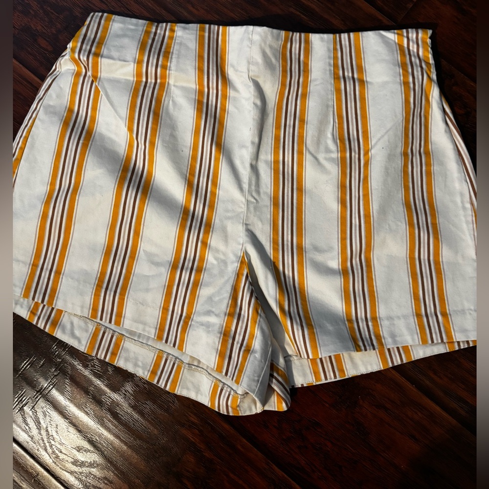 Abercrombie & Fitch Women's Striped Shorts in White and Orange